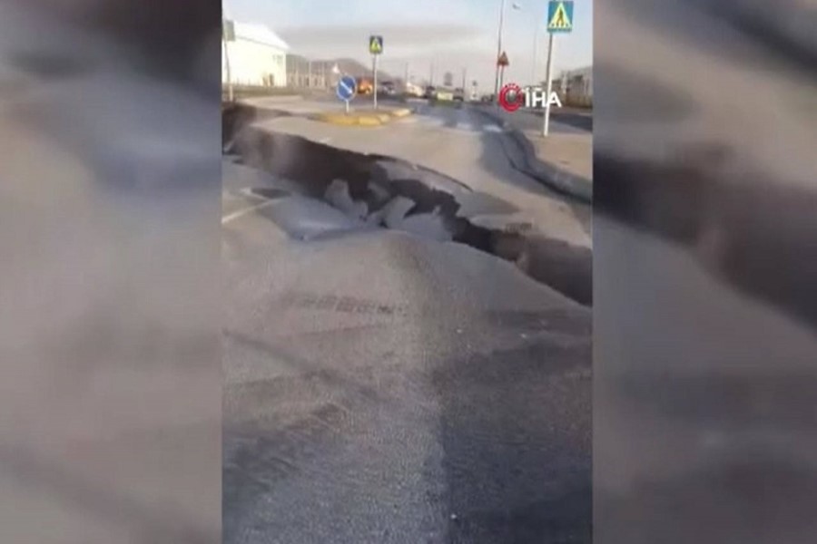 İslandiyada seysmik aktivlik davam edir: yollarda çatlar yaranıb