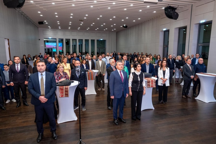 Berlində Dünya Azərbaycanlılarının Həmrəyliyi Günü və Yeni il münasibətilə bayram tədbiri təşkil olunub - FOTOLAR