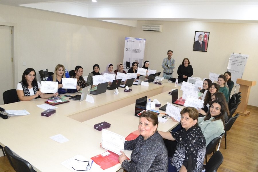 “Düzgün CV yazılması, iş müsahibəsinə hazırlıq, özünütəqdimetmə və onlayn iş axtarışı bacarıqları” təlimləri keçirilib - FOTOLAR