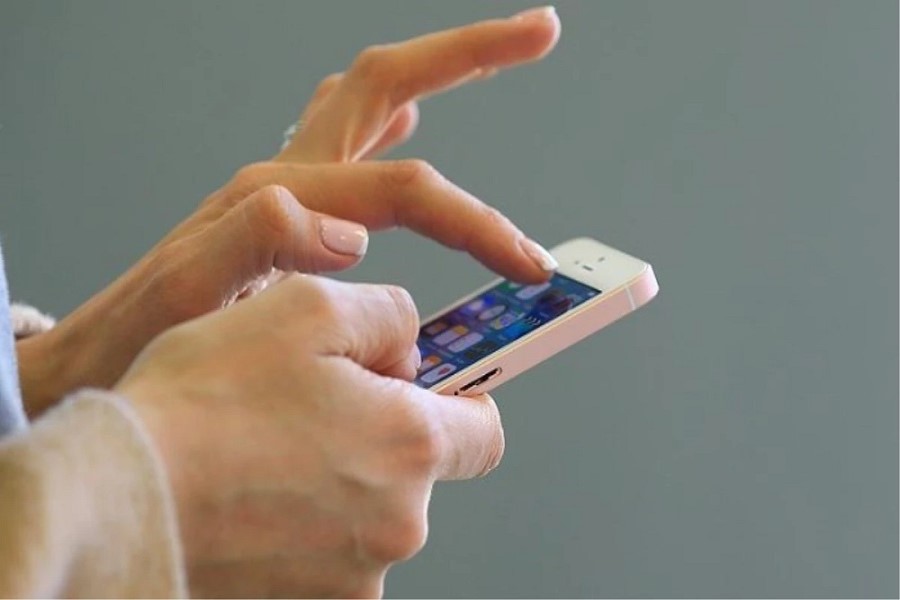 Ailə mobil telefon almaq üçün 8 aylıq körpəsini satıb