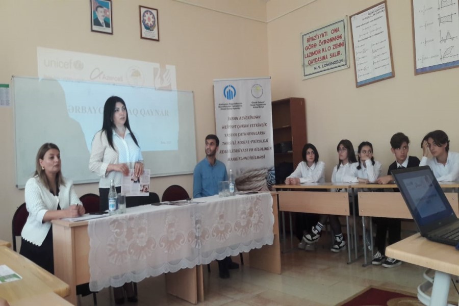QHT orta məktəbdə məlumatlandırma tədbiri keçirib