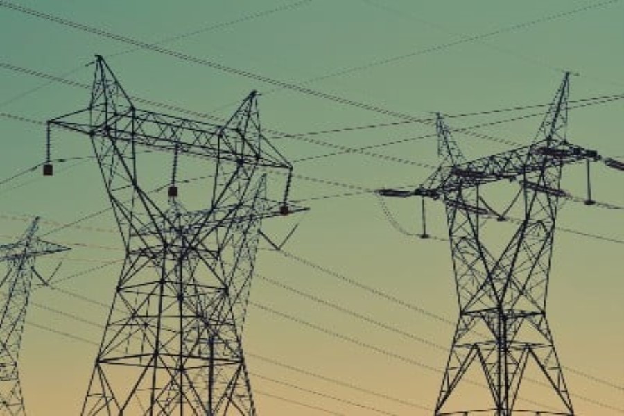 İspaniya və Portuqaliya elektrik təchizatını bərpa edir və elektrik kəsilməsinin səbəbini axtarır