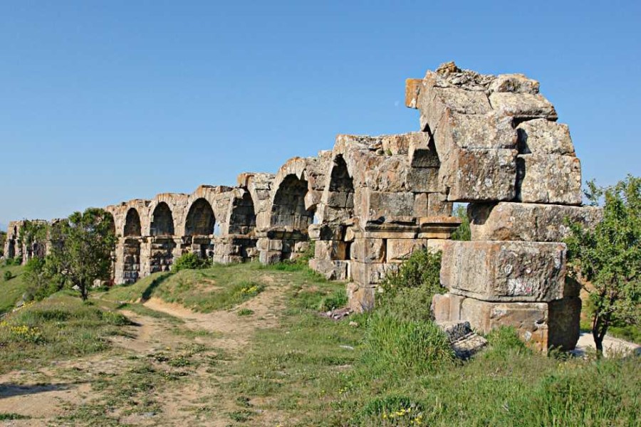 Qədim adı Bərəkət olan, göllər şəhəri adını alan İsparta