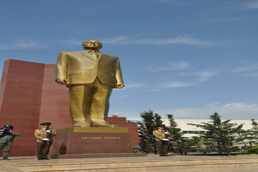 FHN tərəfindən təşkil olunmuş “Heydər Əliyev İli”nə həsr edilən “Fövqəladə hallar uşaqların gözü ilə” Respublika uşaq yaradıcılıq müsabiqəsinin qaliblərinin mükafatlandırma mərasimi keçirilib