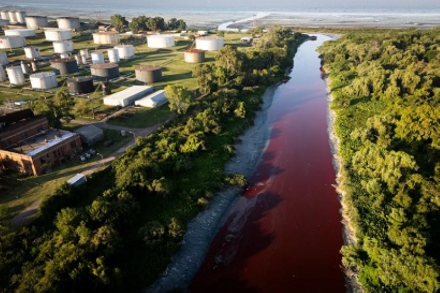 Argentinada su kanalı müəmmalı şəkildə qırmızıya çevrilir