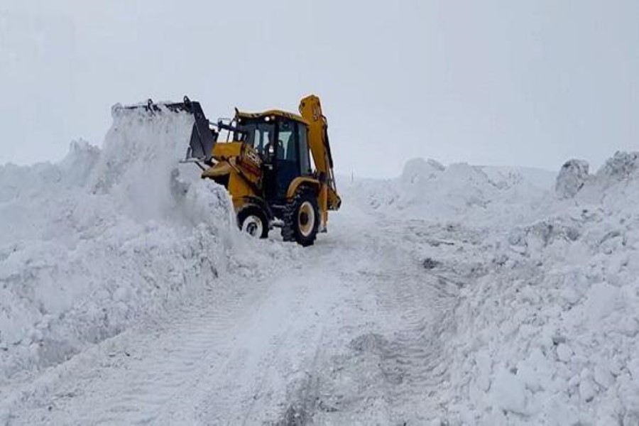 Daha 830 km yol qar örtüyündən təmizləndi - Video