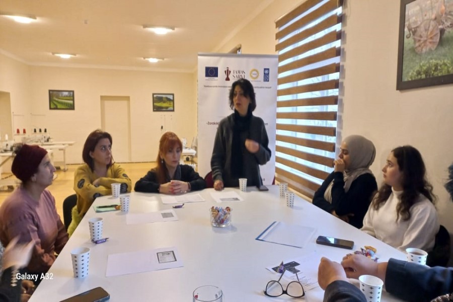Gəncədə zorakılığa məruz qalmış region qadınlarının dərziçilik və sosial sahibkarlıq bacarıqlarının artırılması layihəsinin icrasına başlanıb - FOTOLAR