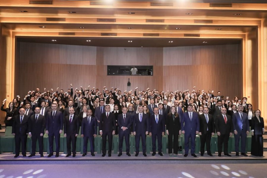 Nazirlik üzrə 120-dən çox əməkdaşa Yeni Azərbaycan Partiyasının üzvlük vəsiqələri təqdim olunub