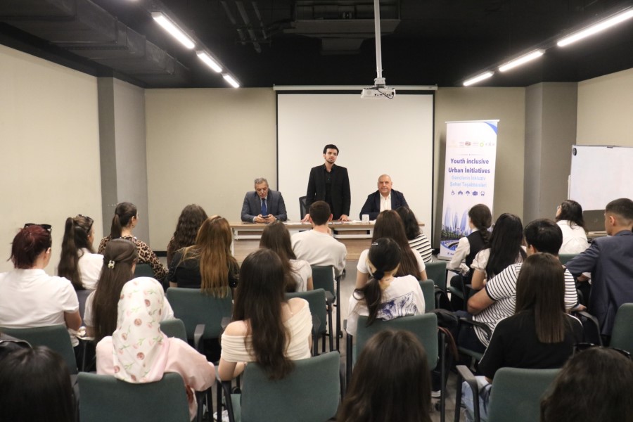 “Gənclərin inklüziv şəhər təşəbbüsləri” layihəsi çərçivəsində könüllülərə təlim keçirilib - FOTOLAR