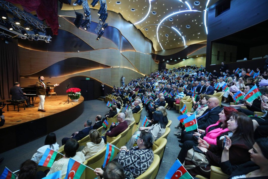 İlk dəfə sırf QHT-lər üçün bayram konserti proqramı təşkil olunub - FOTOLAR