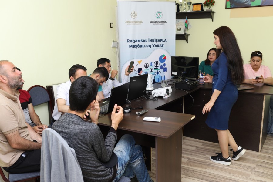 QHT "Rəqəmsal İnkişafla Məşğulluq Yarat” layihəsinin beşinci SMM təlimini keçirib - FOTOLAR