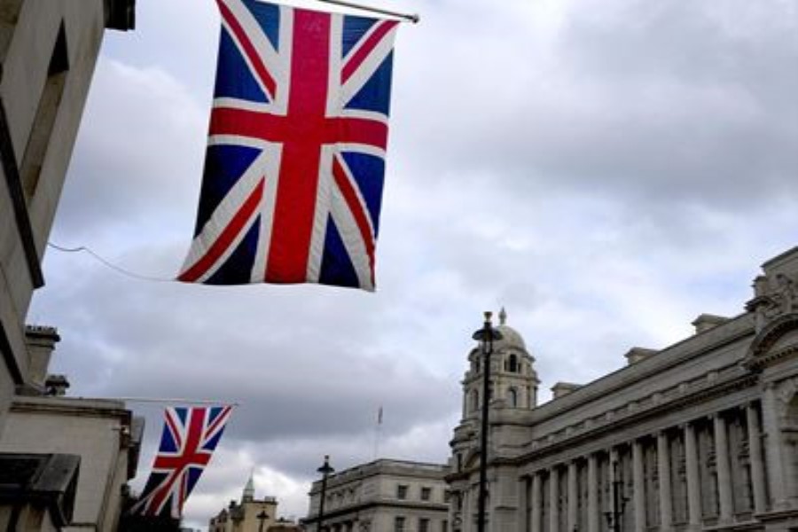 Böyük Britaniya qalmaqalı: Ən azı 13 nəfər saxta poçt ittihamlarına görə intihar etdi