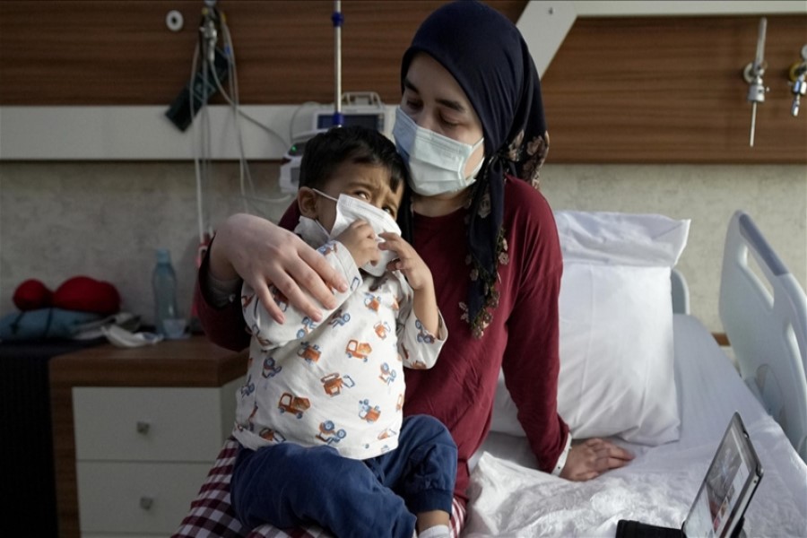 Fədakar ana qaraciyəri ilə körpəsini yenidən həyata bağladı