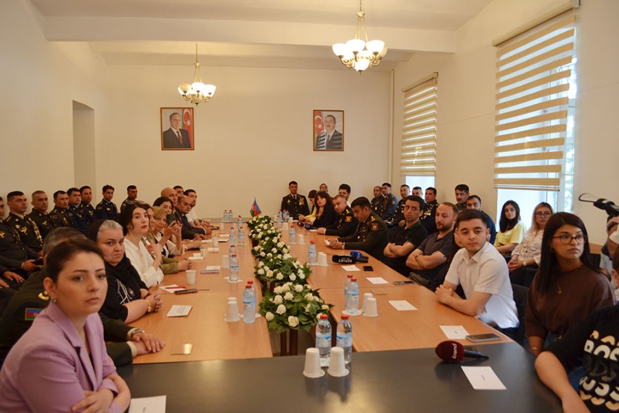 Müdafiə Nazirliyində media və QHT nümayəndələri ilə görüş keçirilib