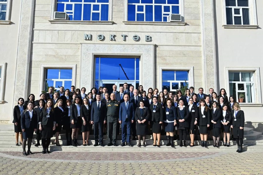 Emin Əmrullayev Naxçıvanda məktəblərdə olub