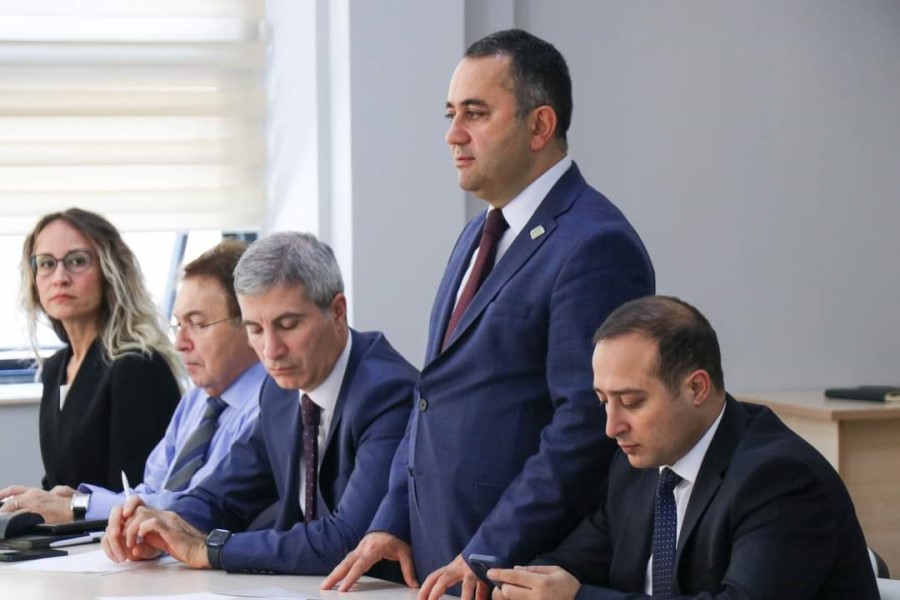 Təhsilin İnkişafı Forumunun nəticələrinə həsr olunmuş dəyirmi masa iclası keçirildi - FOTOLAR