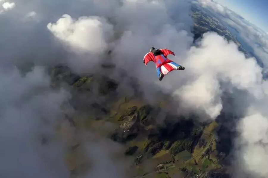 Paraşütlə uçub cansız bədəni yerə düşdü, pilotmu günahkar?