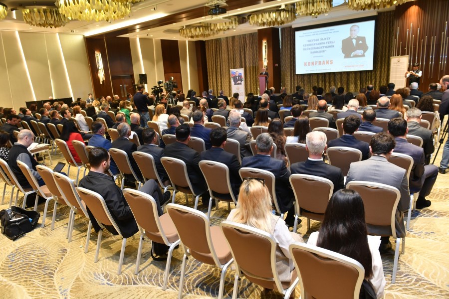 “Heydər Əliyev Azərbaycanda yerli özünüidarəetmənin banisidir” mövzusunda konfrans keçirilib - FOTO