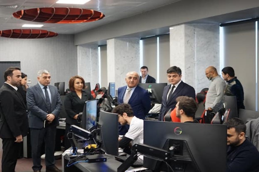 Rektor görülmüş işlərin müvafiq ixtisaslar üzrə mütəxəssis hazırlığında faydalı olduğunu düşünür