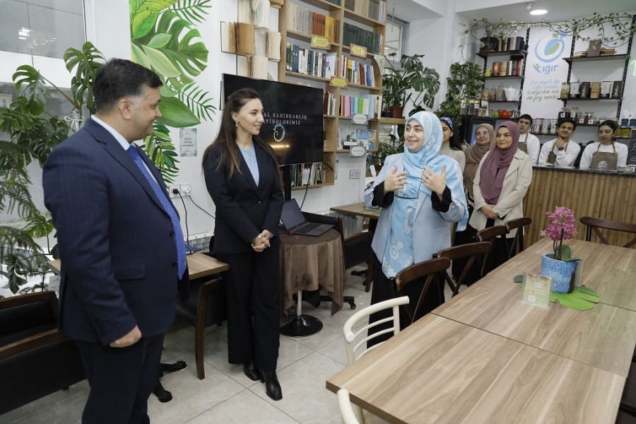 “Kitab bağı” sosial sahibkarlıq kafesi ilə tanışlıq olub