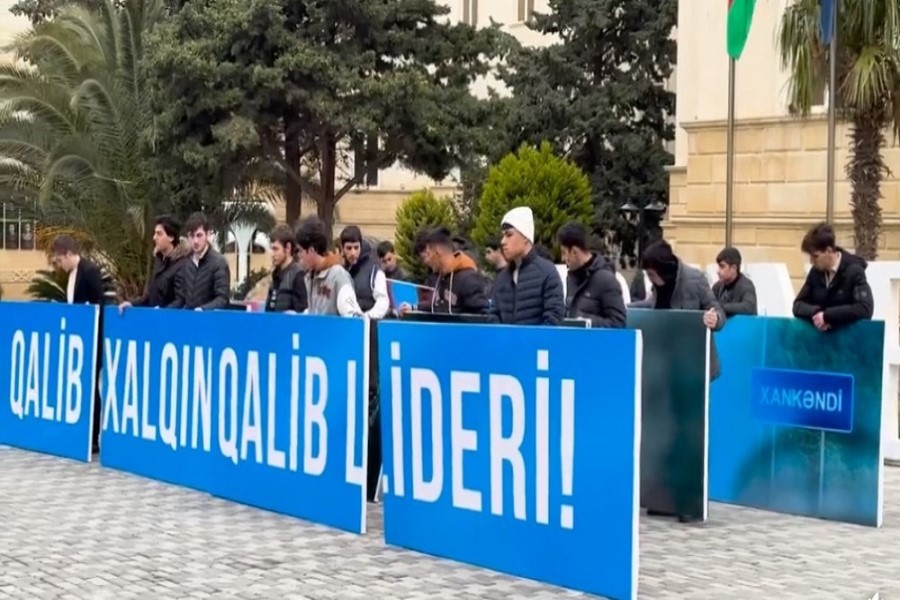 Tələbələrdən Prezident İlham Əliyevə dəstək fləşmobu - FOTOLAR