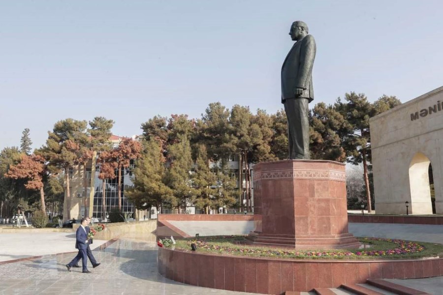Nazir Sahil Babayev Şirvan şəhərində vətəndaşları qəbul edib