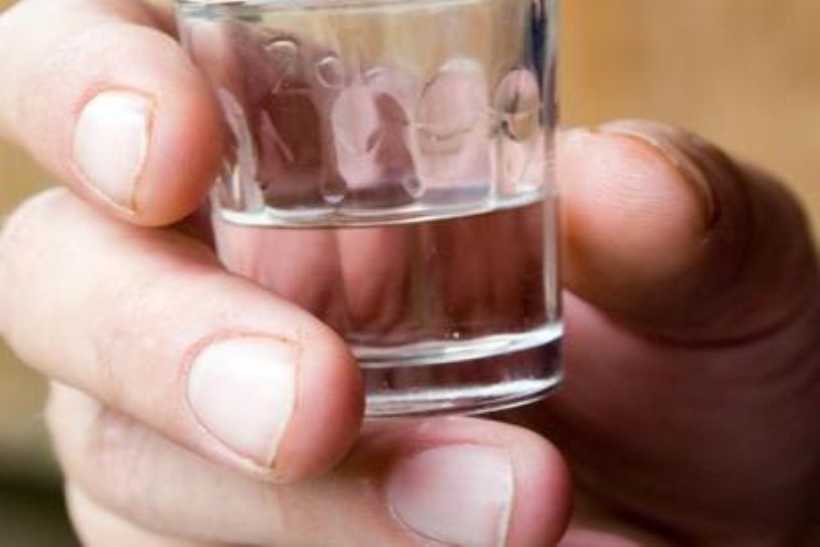 İranda metanoldan zəhərlənənlərin sayı 182 nəfərə çatıb
