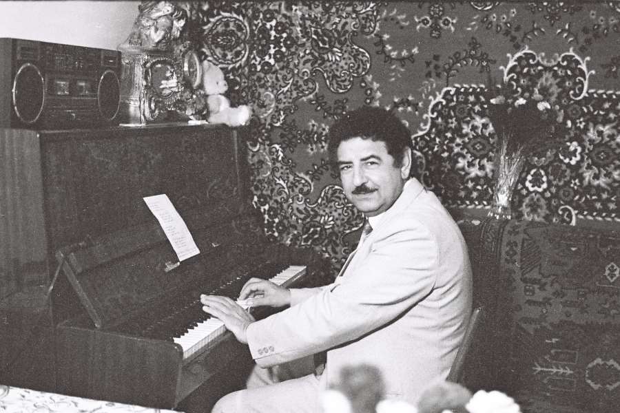 22 iyun 1942 doğum tarixi - 15 yanvar 1998 ölüm tarixi