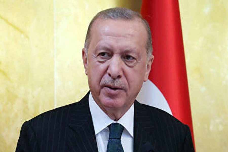 Ərdoğan Azərbaycan səfirini və xilasedicilərini təltif etdi