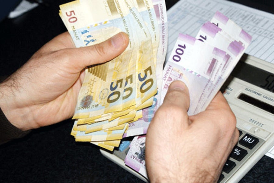 Bu şəxslərin maaşlarına əlavənin müddəti artırıldı
