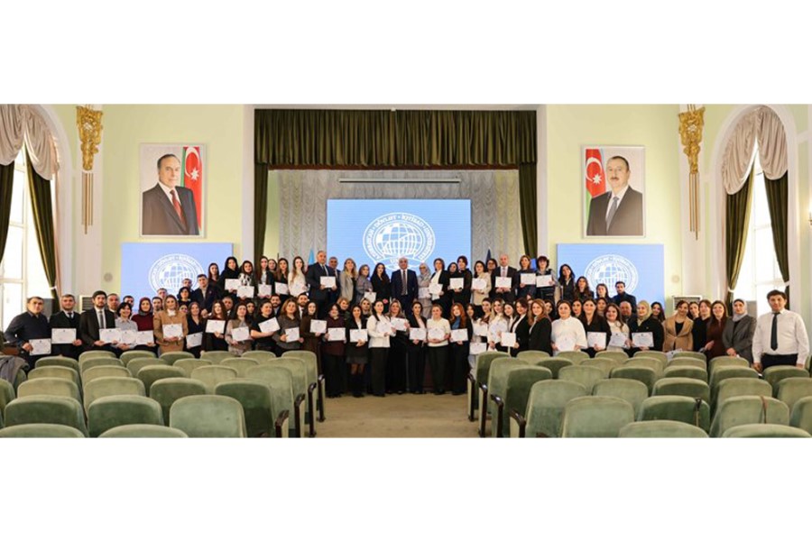“Akademik İnkişaf və İnnovativ Tədris” Təlim Proqramının ilk iştirakçılarına sertifikatlar təqdim olunub - FOTOLAR