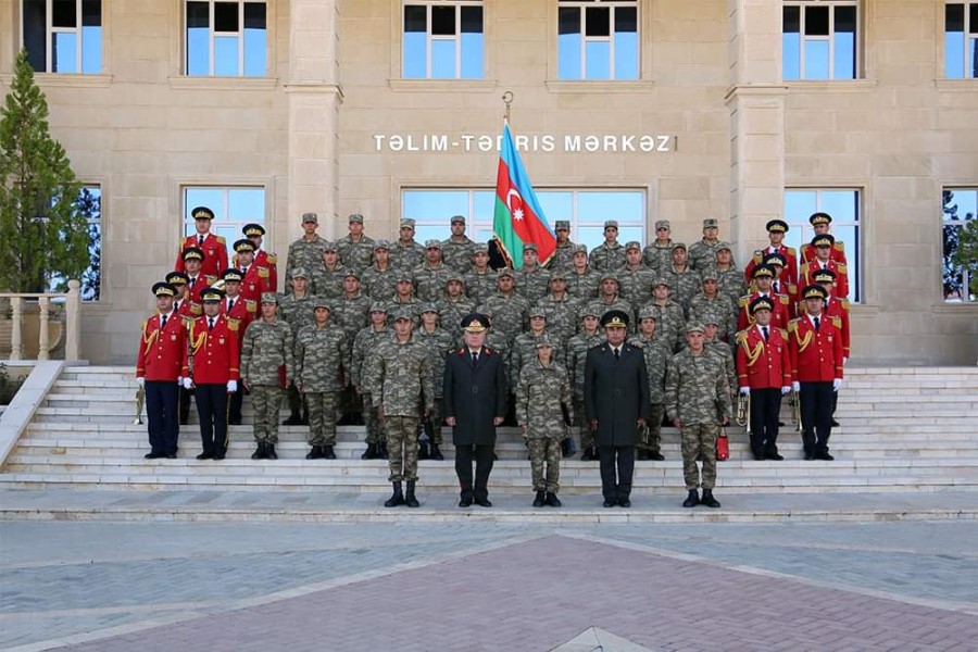 ƏÜO-da növbəti gizir, müddətdən artıq həqiqi hərbi xidmət hərbi qulluqçusu və qadın hərbi qulluqçu kurslarının buraxılış mərasimi keçirilib - VİDEO