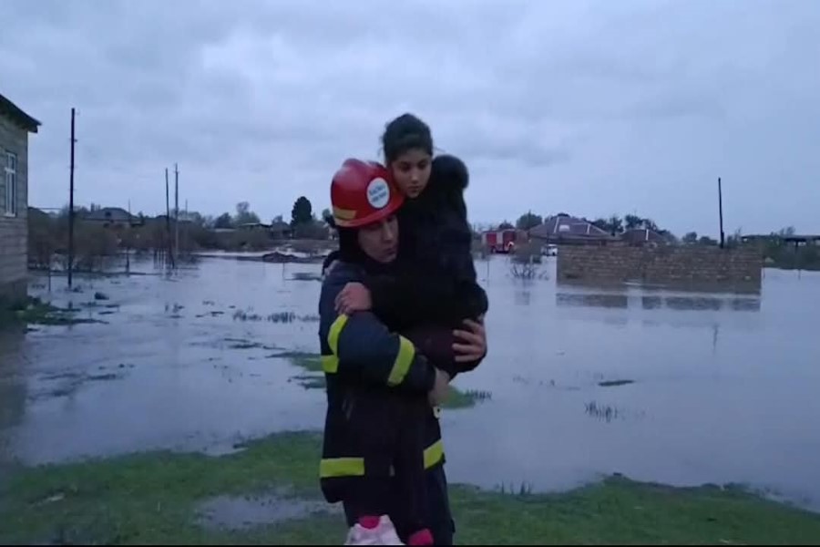 Qeyri-sabit hava şəraiti ilə əlaqədar yaranan fəsadların aradan qaldırılması istiqamətində zəruri və təxirəsalınmaz tədbirlər davam etdirilib