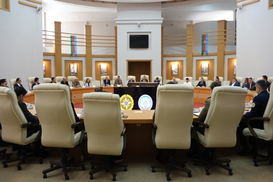 FHN Akademiyasında “Heydər Əliyev İli”nə həsr olunmuş elmi-praktiki konfrans keçirilib