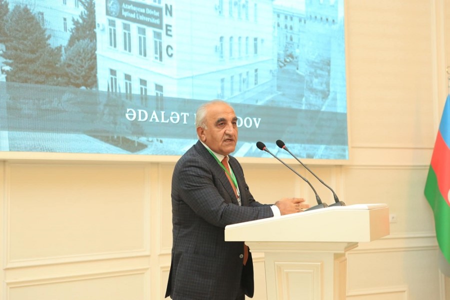 Rektor “Mədəniyyat konsepsiyası"nın müzakirəsində iştirak edib