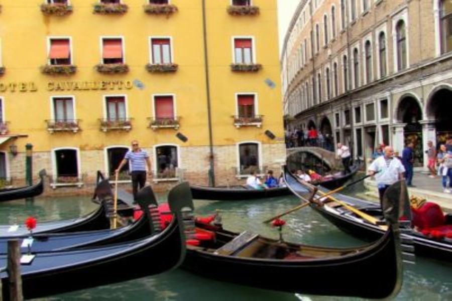 Venesiya bədahətən turistlər üçün giriş haqqını ikiqat artırır
