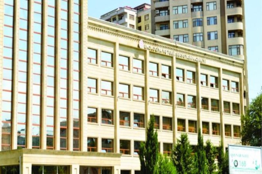 Azərbaycanda nazirlik əməkdaşlarına atəş açıldı