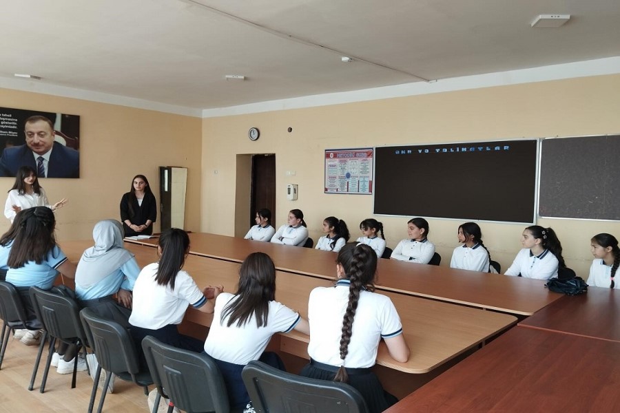 Sabirabadda “Qızlar müzakirəyə qoşulur”...mövzusunda təlim