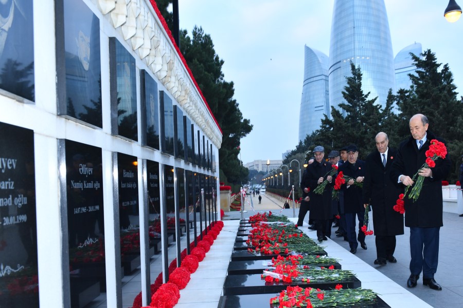 Ədliyyə işçiləri şəhidlərimizin xatirəsini ehtiramla yad ediblər