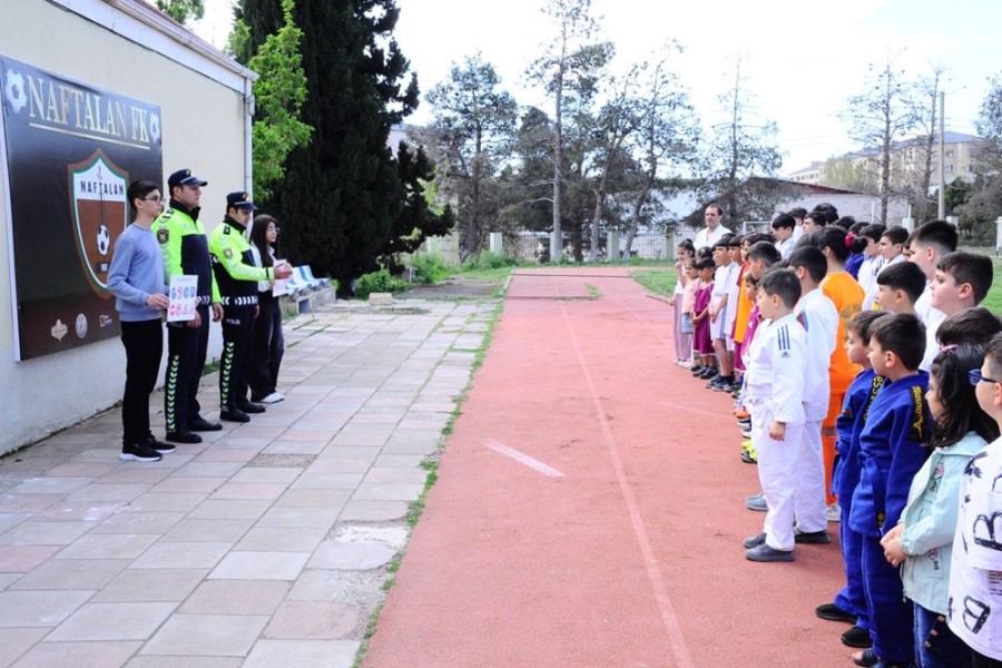 "Yol hərəkəti qaydaları" adlı tədbir keçirilib - FOTOLAR