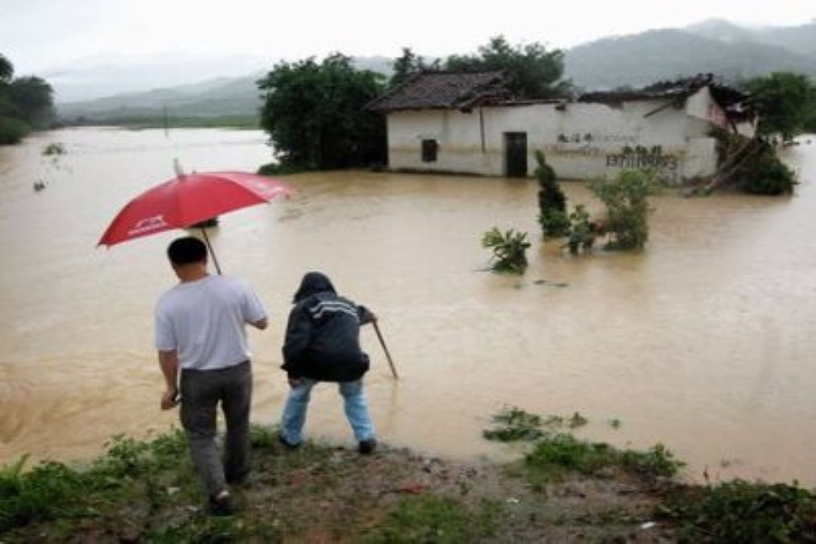 Güclü yağış 15 nəfərin həyatına son qoyub