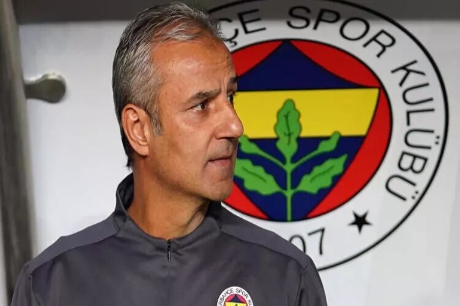 Fənərbaxçanın baş məşqçisi 11 oyunçunu yola salmaq üçün siyahı hazırlayır