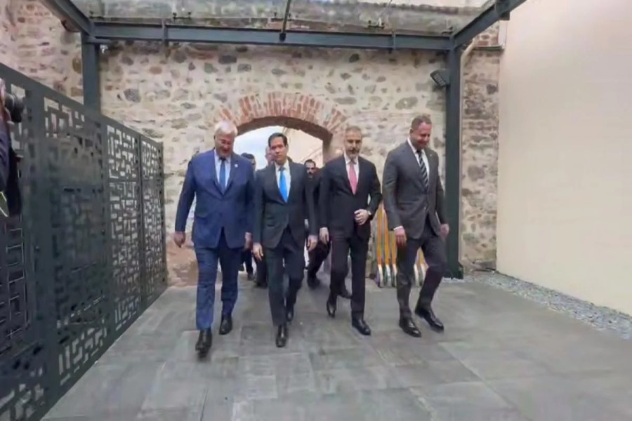 İstanbulda Ukrayna, ABŞ və Türkiyə arasında danışıqlar başa çatıb
