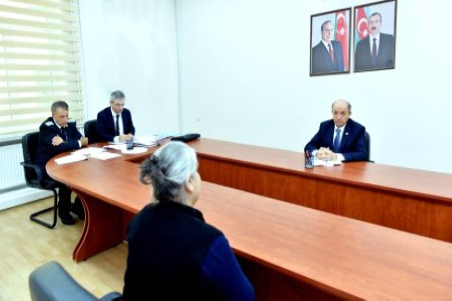 Fikrət Məmmədov Şəkidə vətəndaşları qəbul edib