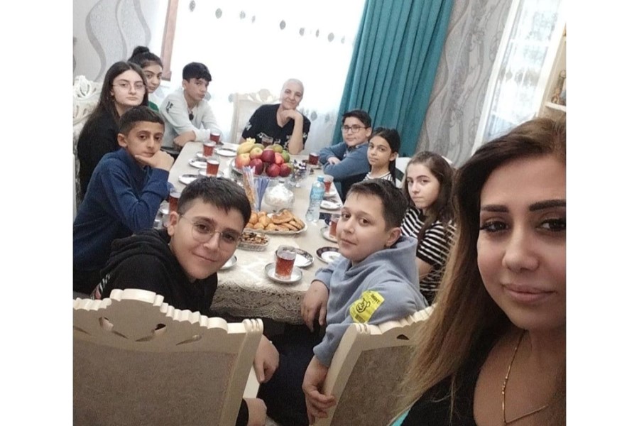 Şagirdlər Zəfər bayramını Xocalı dəhşətinin canlı şahidi Dürdanə Ağayeva ilə birgə qeyd ediblər - FOTOLAR