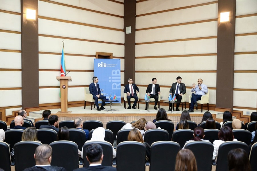 QHT tərəfindən regionlarda təhsilin keyfiyyətinin artırılması məsələlərinə həsr olunmuş görüş keçirilib - FOTOLAR