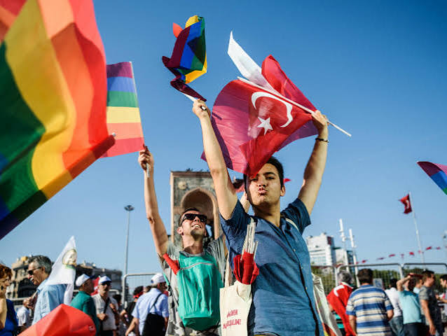 EuroMed Rights və digər QHT-lər Türkiyədə LGBTİ+ fəallarına qarşı təzyiqlərə son qoymağa çağırıb