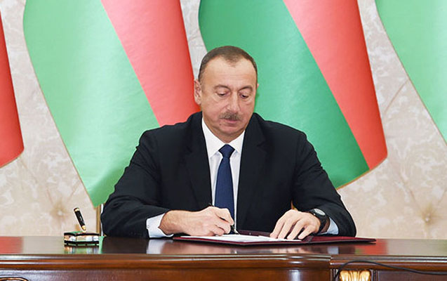 Prezident İctimai Şura sədrini təltif etdi
